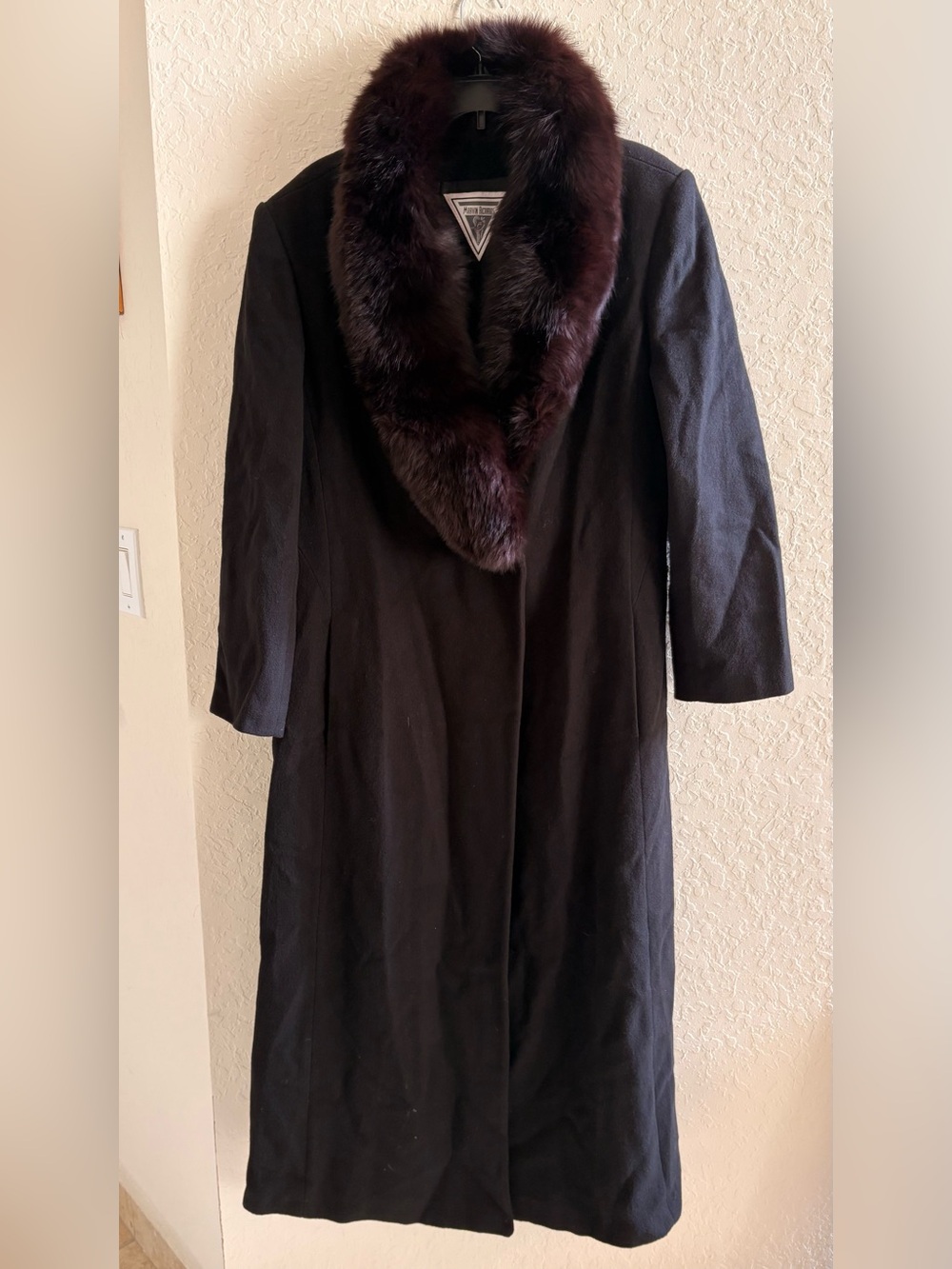 Marvin Richard’sClassic Long Black Women's Coat with Brown Fur Collar size 14